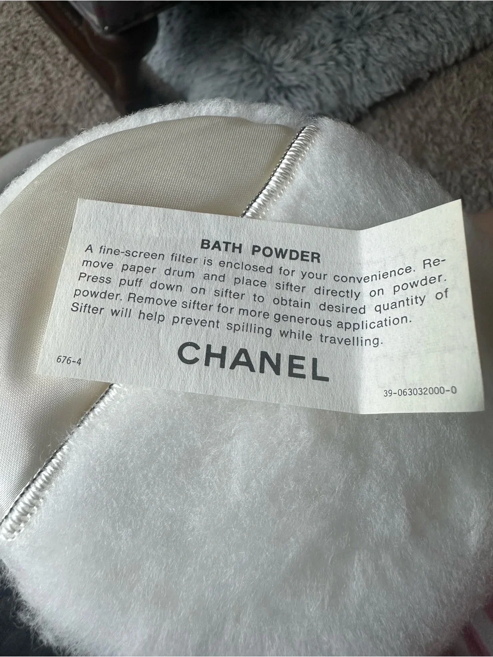 Vintage CHANEL Bath Powder Puff with Satin Pocket Insert - Picture 5 of 6